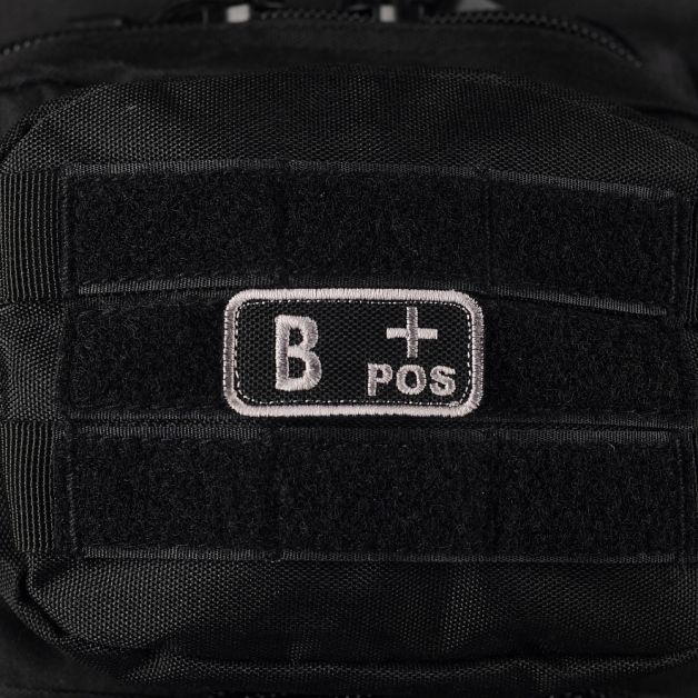 M-Tac нашивка группа крови B+ Pos черно-серая