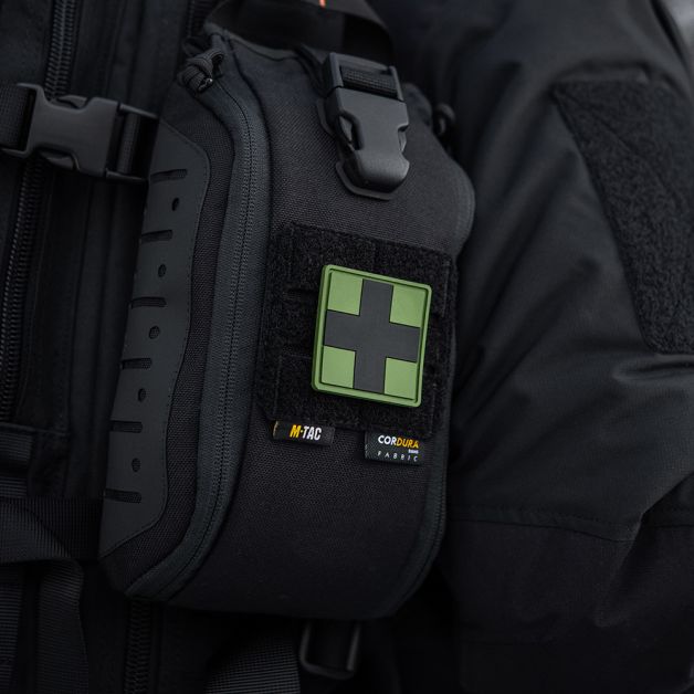 M-Tac нашивка Medic Cross Square ПВХ олива/чорний
